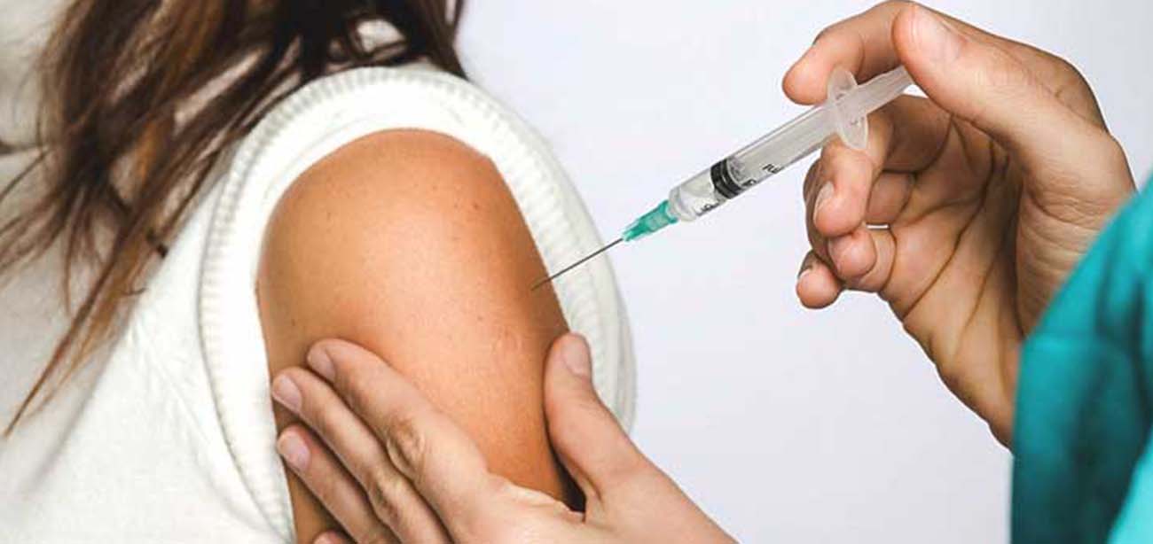 Allergy immunotherapy shots to relive the pain of inhalant allergies
